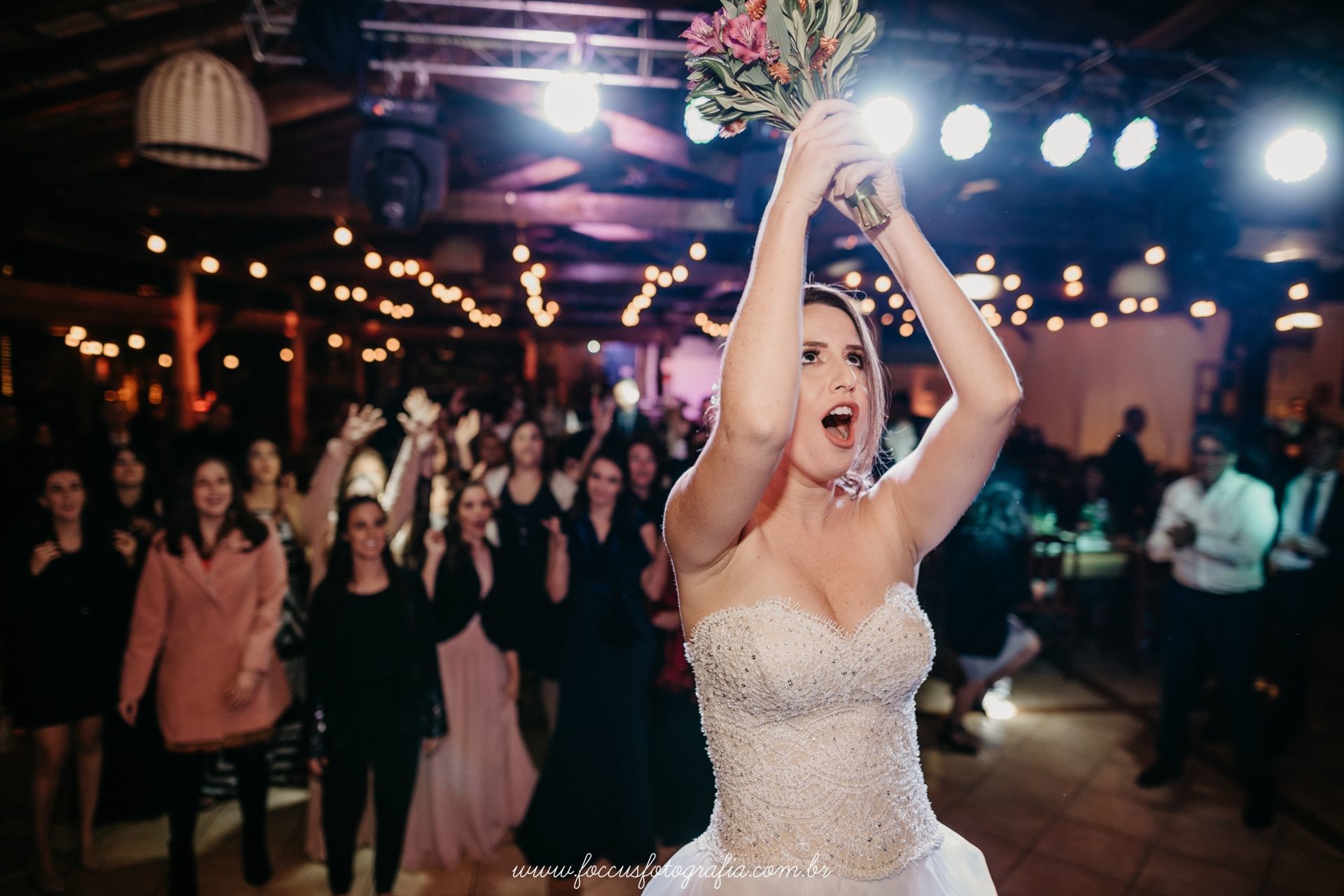 Casamento na Beira do Lago | Rachel e Thiago | Hotel fazenda areia que canta Foccus Fotografia 53