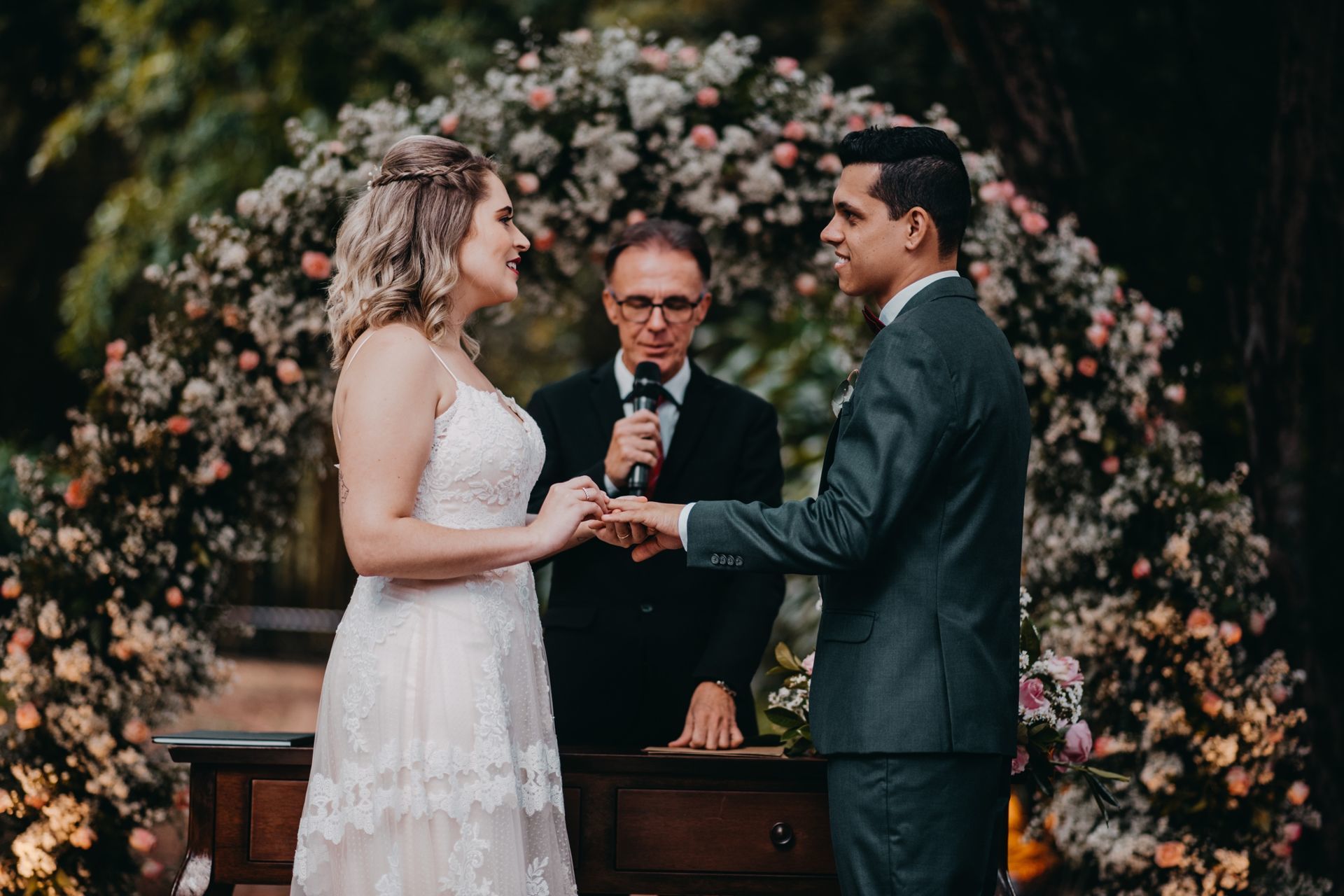 Foto Bruna e Cleiton | Um casamento na Fazenda com muita personalidade. Foto Bruna e Cleiton | Um casamento na Fazenda com muita personalidade. - Imagem 30