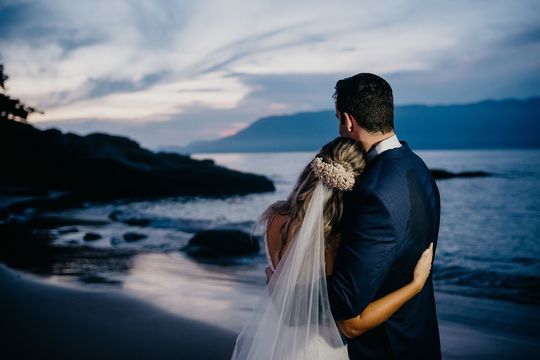 Casamento Pé na Areia em IlhaBela | Laiz e Felipe.