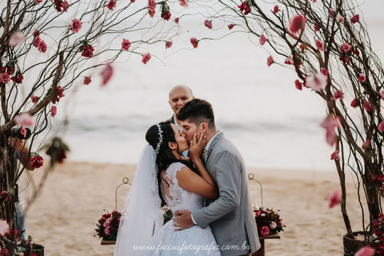 Casamento na Praia Kely e Peterson | São Sebastião SP | Toque Toque Pequeno | Barracuda Beach Bar
